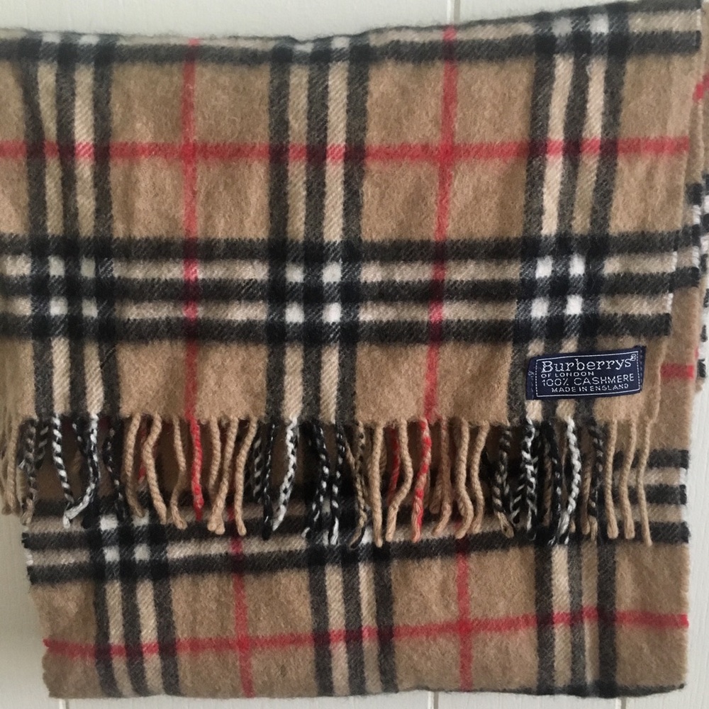 Burberry Classic Cashmere Scarf | Camel Color